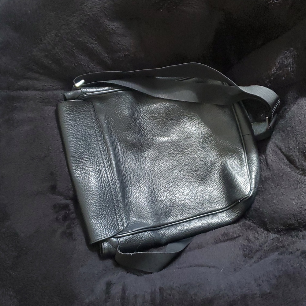 BALMAIN PARIS , Black Leather Men's And Women Shoulder Bag, Retail $1,450 - Picture 3 of 9